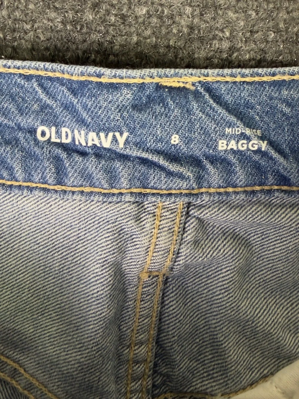 Old Navy Mid-Rise Baggy Denim Bermuda Shorts Size 8 Light Wash 9” Inseam Raw Hem
